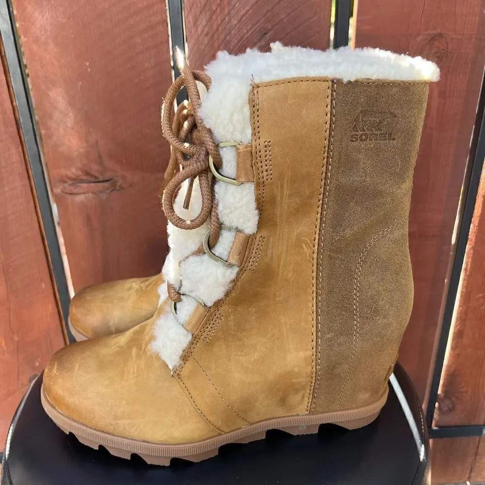 Joan of Arctic Wedge in Camel Brown in size 9.5 Shearling